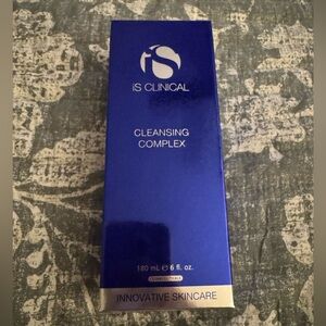 iS Clinical Cleansing Complex